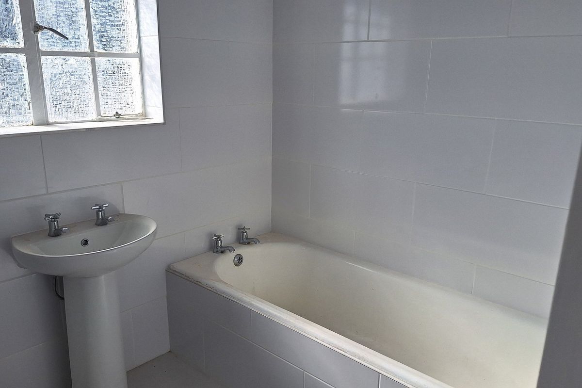 Stunning 1 bedroom Flatlet in Lovemore Heights - Photo 2