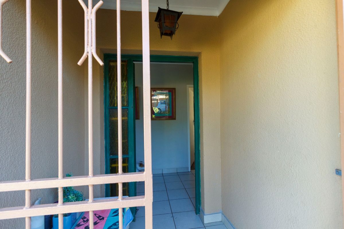 Neat & Well-Maintained Family Home in Mindalore - Photo 2