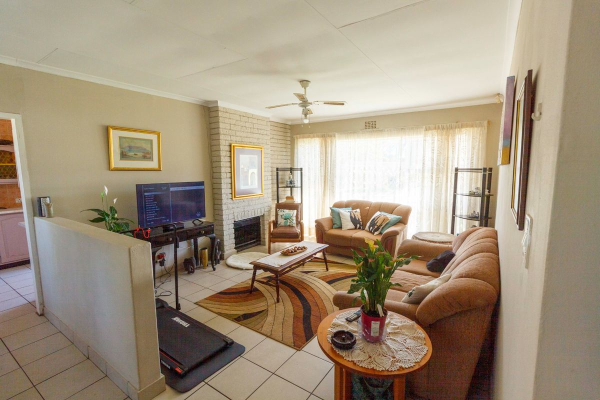 Neat & Well-Maintained Family Home in Mindalore - Photo 3