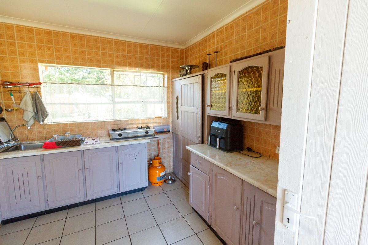 Neat & Well-Maintained Family Home in Mindalore - Photo 4