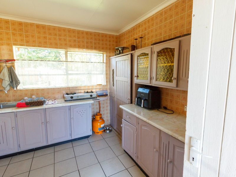 Neat & Well-Maintained Family Home in Mindalore - Photo 4