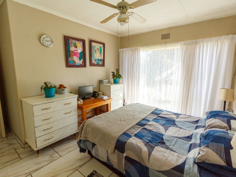 Neat & Well-Maintained Family Home in Mindalore - Photo 8