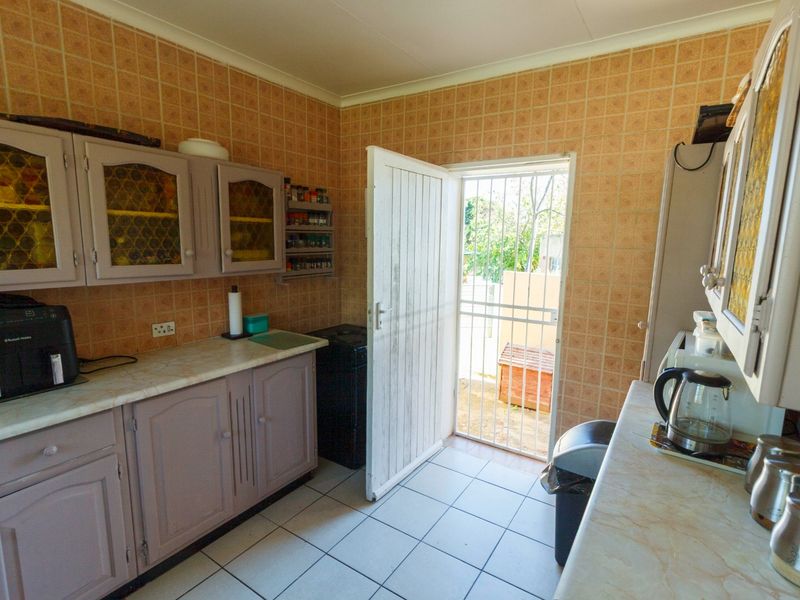 Neat & Well-Maintained Family Home in Mindalore - Photo 5