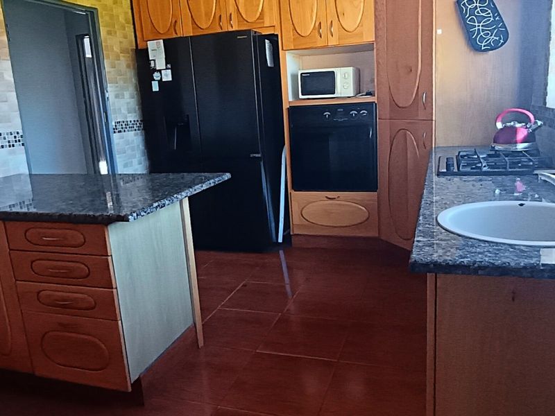 Three bedroom house for the first time buyer  - Photo 8