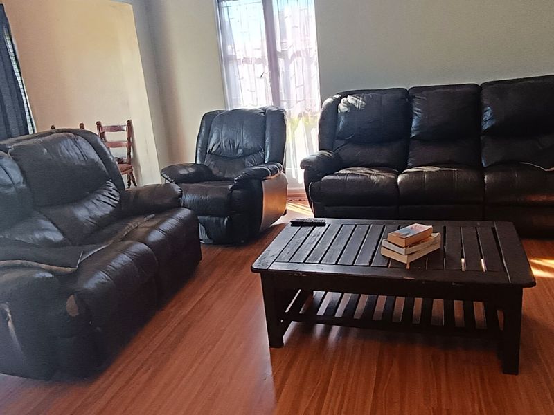Three bedroom house for the first time buyer  - Photo 4