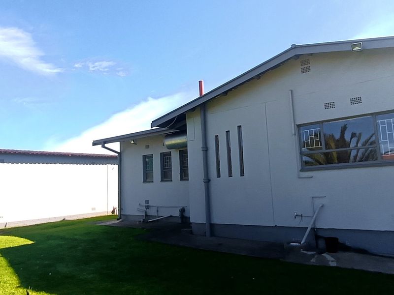 Three bedroom house for the first time buyer  - Photo 1