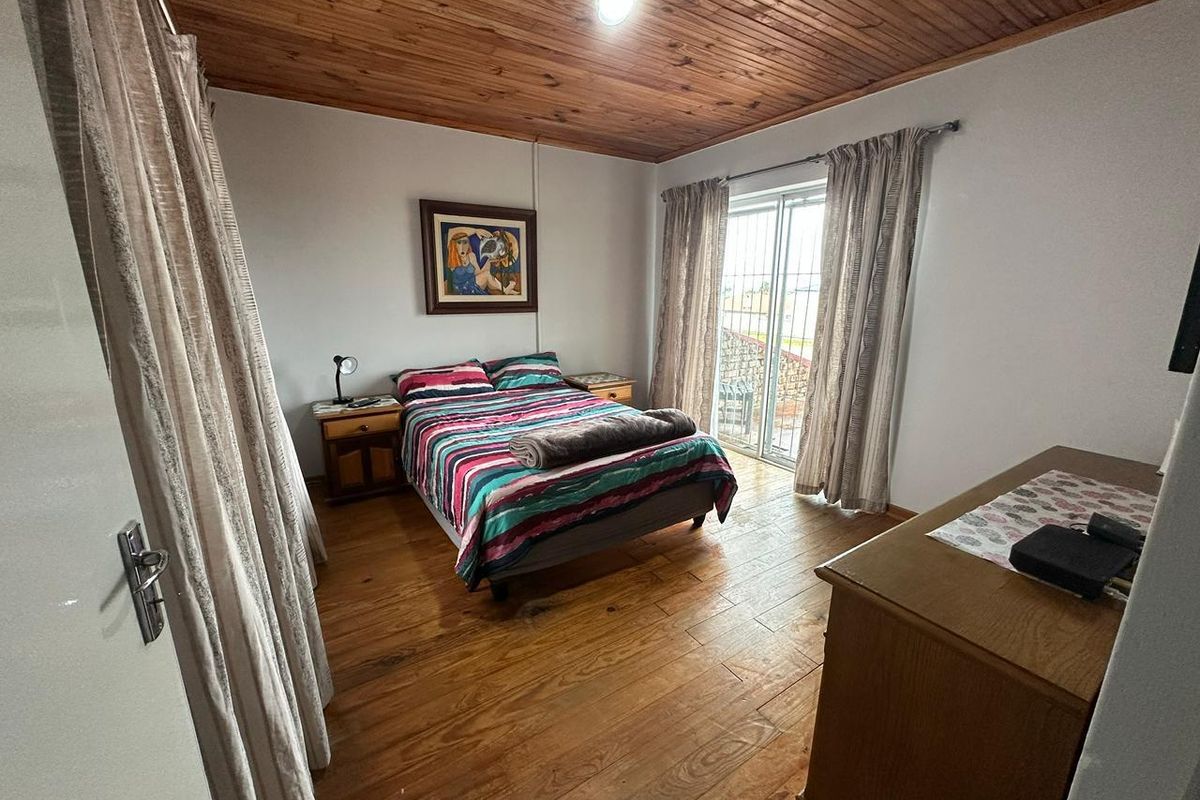 Very Spacious 1 Bedroom Flatlet with Private Entrance & Balcony in Noorsekloof, Jeffreys Bay - Photo 5