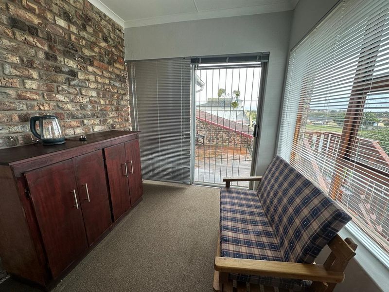 Very Spacious 1 Bedroom Flatlet with Private Entrance & Balcony in Noorsekloof, Jeffreys Bay - Photo 10