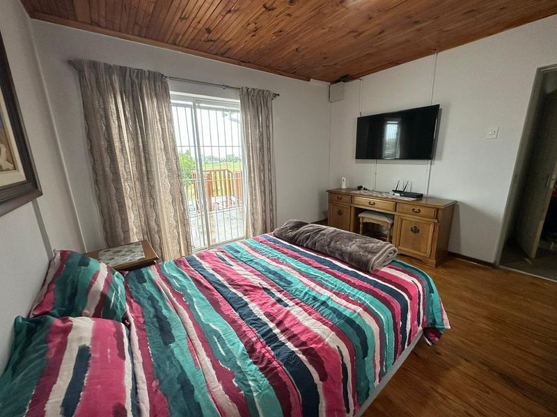 Very Spacious 1 Bedroom Flatlet with Private Entrance & Balcony in Noorsekloof, Jeffreys Bay - Photo 4