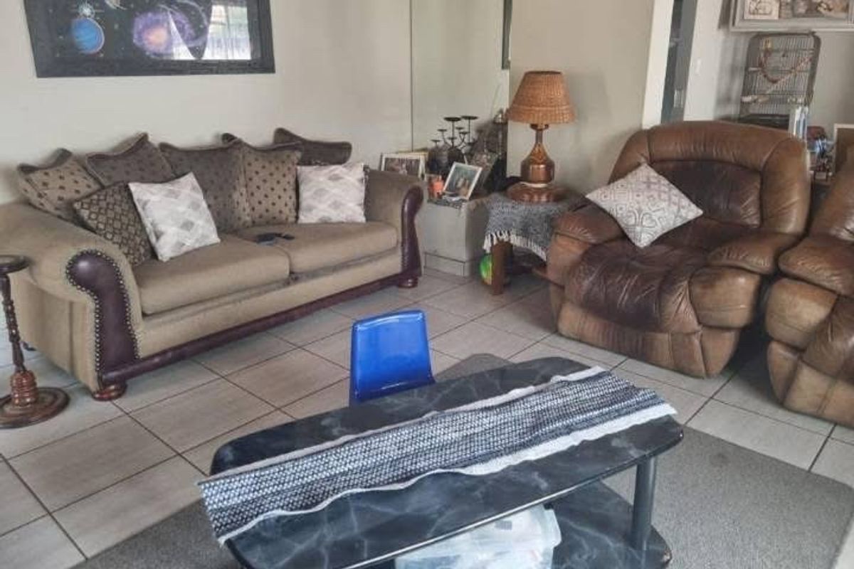 3 bedrooms house for sale in Pretoria gardens  - Photo 4