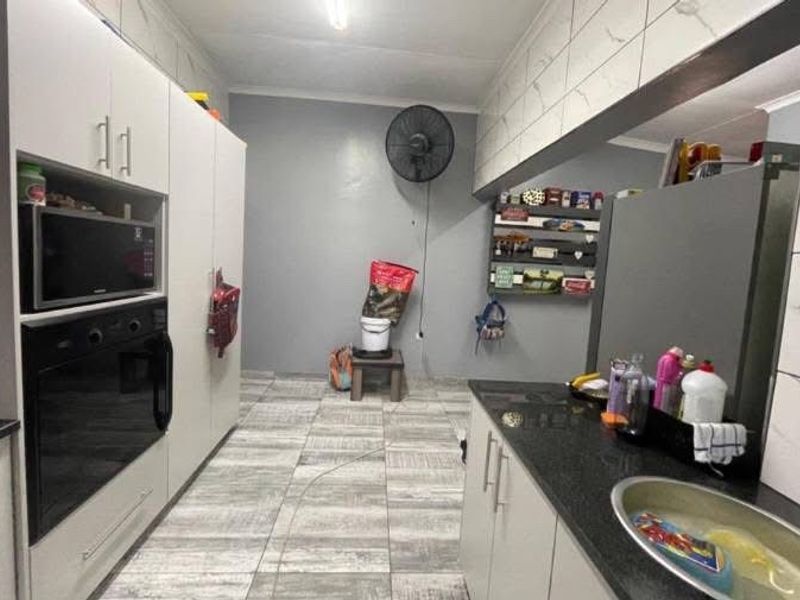 3 bedrooms house for sale in Pretoria gardens  - Photo 8
