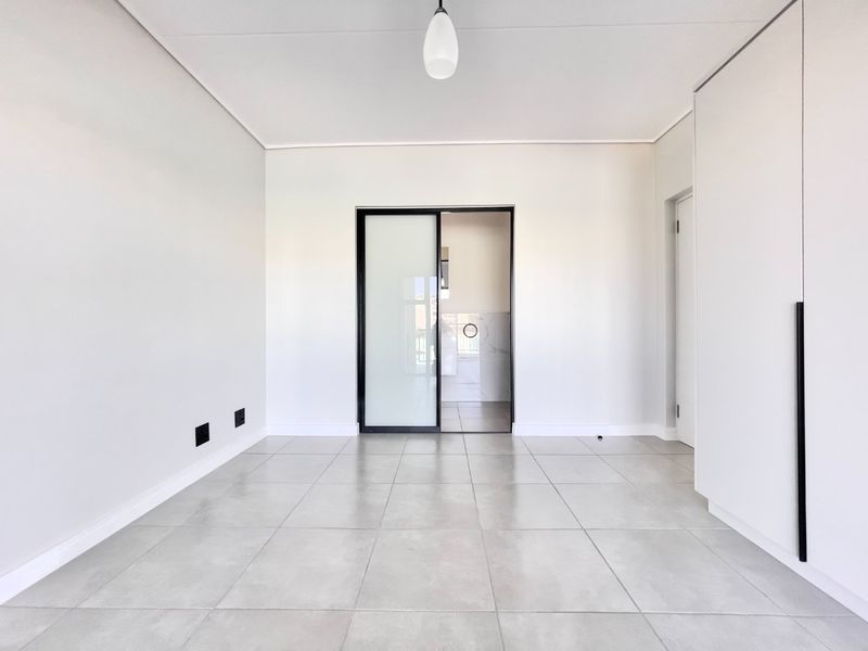 3 Bedroom 2 Bathroom Apartment For Rent - Photo 10