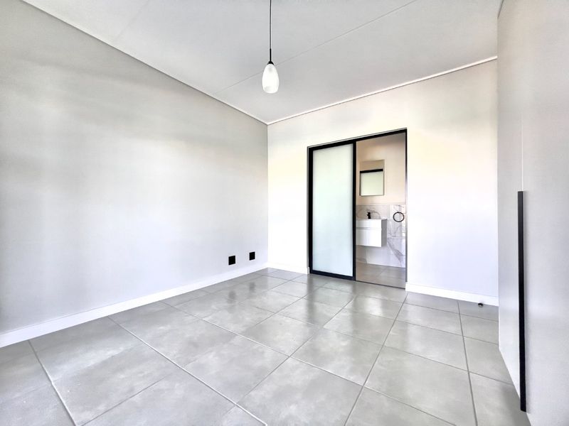 3 Bedroom 2 Bathroom Apartment For Rent - Photo 9