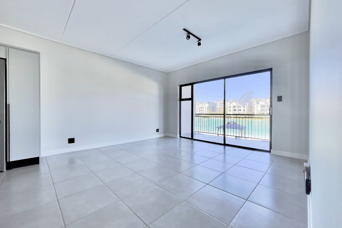 3 Bedroom 2 Bathroom Apartment For Rent - Photo 2
