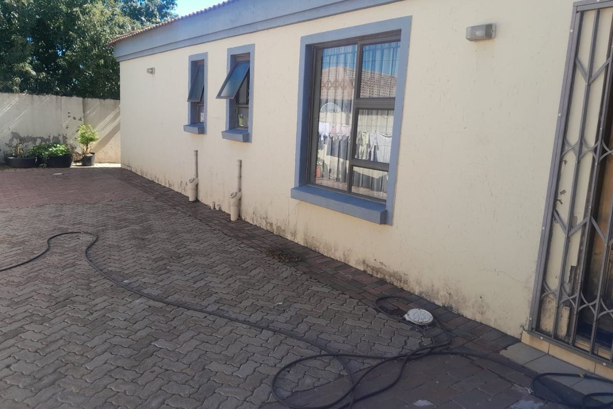 3 Bed House in Vosloorus for Sale - Photo 2