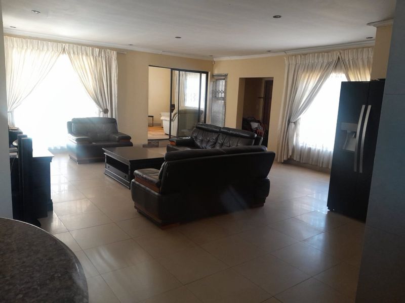 3 Bed House in Vosloorus for Sale - Photo 8