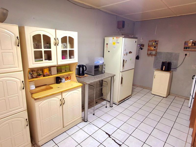 Great Investment Opportunity – Walking Distance to All Amenities! - Photo 5