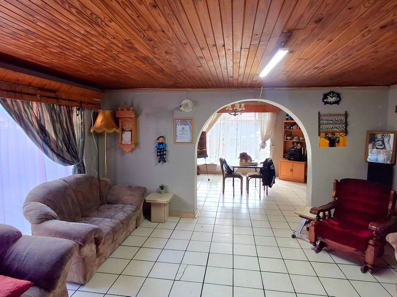 Great Investment Opportunity – Walking Distance to All Amenities! - Photo 9
