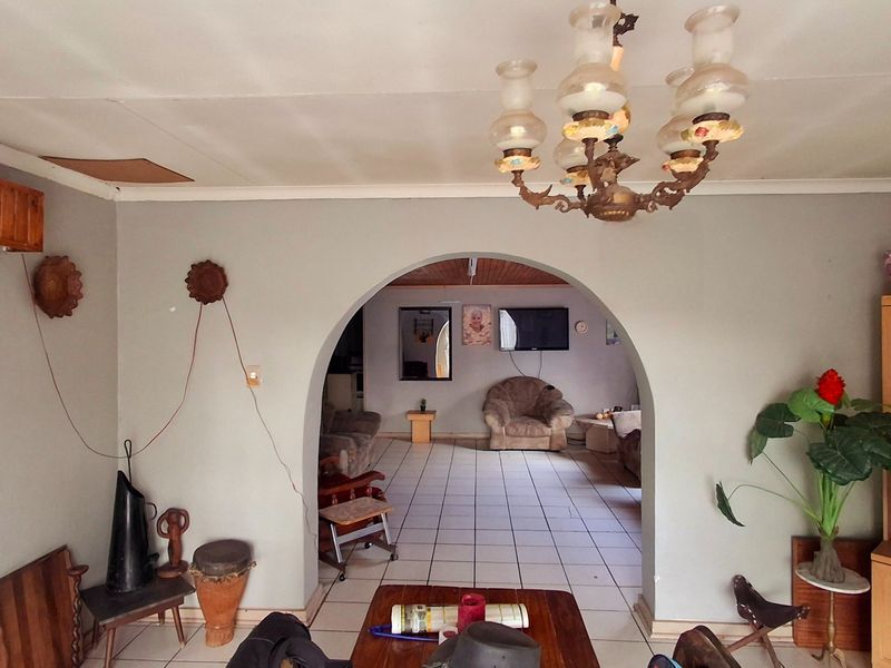 Great Investment Opportunity – Walking Distance to All Amenities! - Photo 8