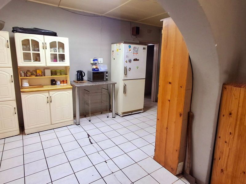 Great Investment Opportunity – Walking Distance to All Amenities! - Photo 6