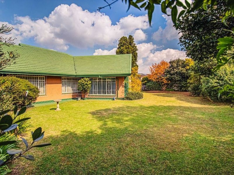 Spacious and Well-Appointed Family Home - Photo 3