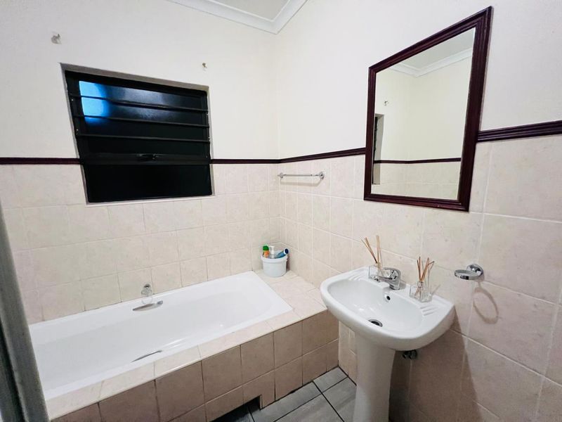 Spacious Broadacres Townhouse for Rent - Photo 7