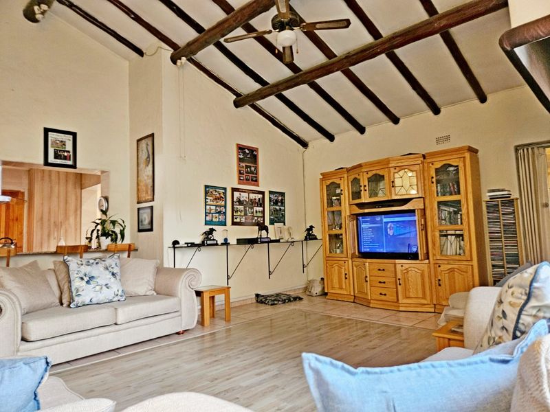 Absolutely Stunning 4-Bedroom Family Home in a Highly Sought-After Area - Photo 8