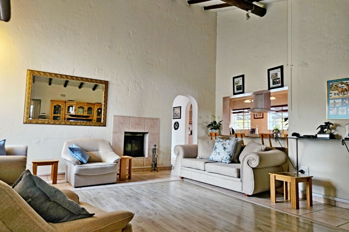 Absolutely Stunning 4-Bedroom Family Home in a Highly Sought-After Area - Photo 3