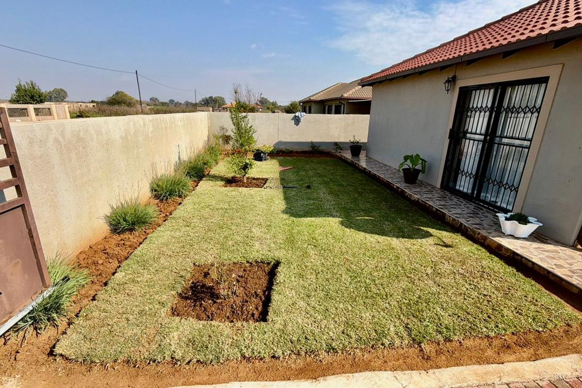 3 Bedroom Townhouse for sale in Ellaton - Photo 3