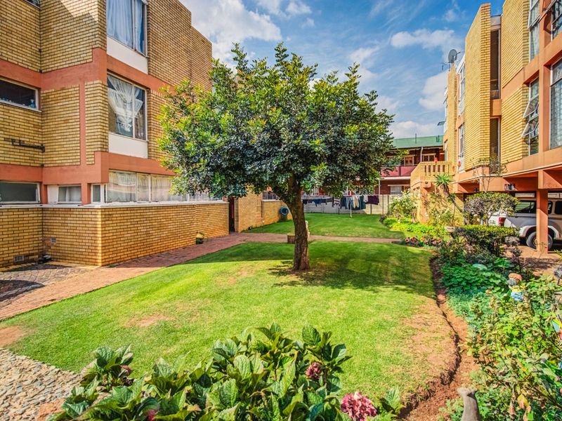 Stylish First-Floor Apartment – Ideal Starter or Investment - Photo 1