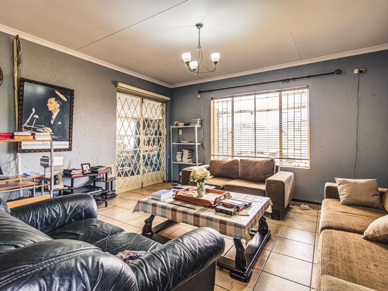 Ticks All the Boxes – Your Ideal Family Home - Photo 6