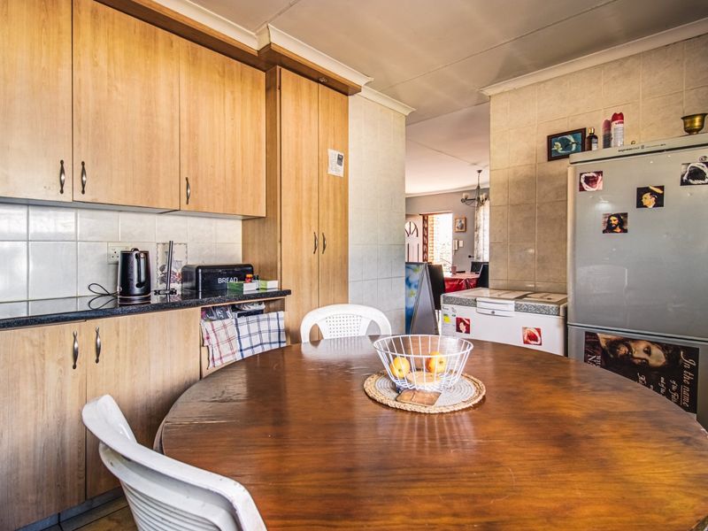Ticks All the Boxes – Your Ideal Family Home - Photo 3