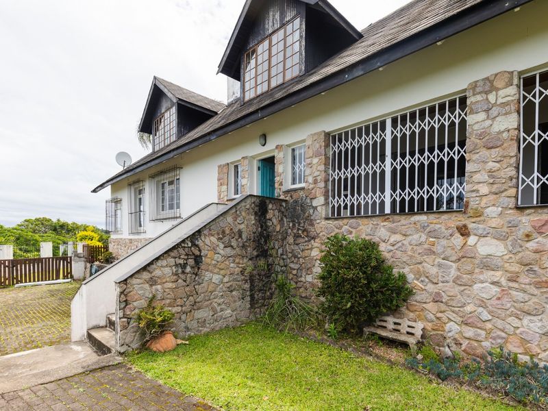 Unique And Distinctive Property - Photo 6