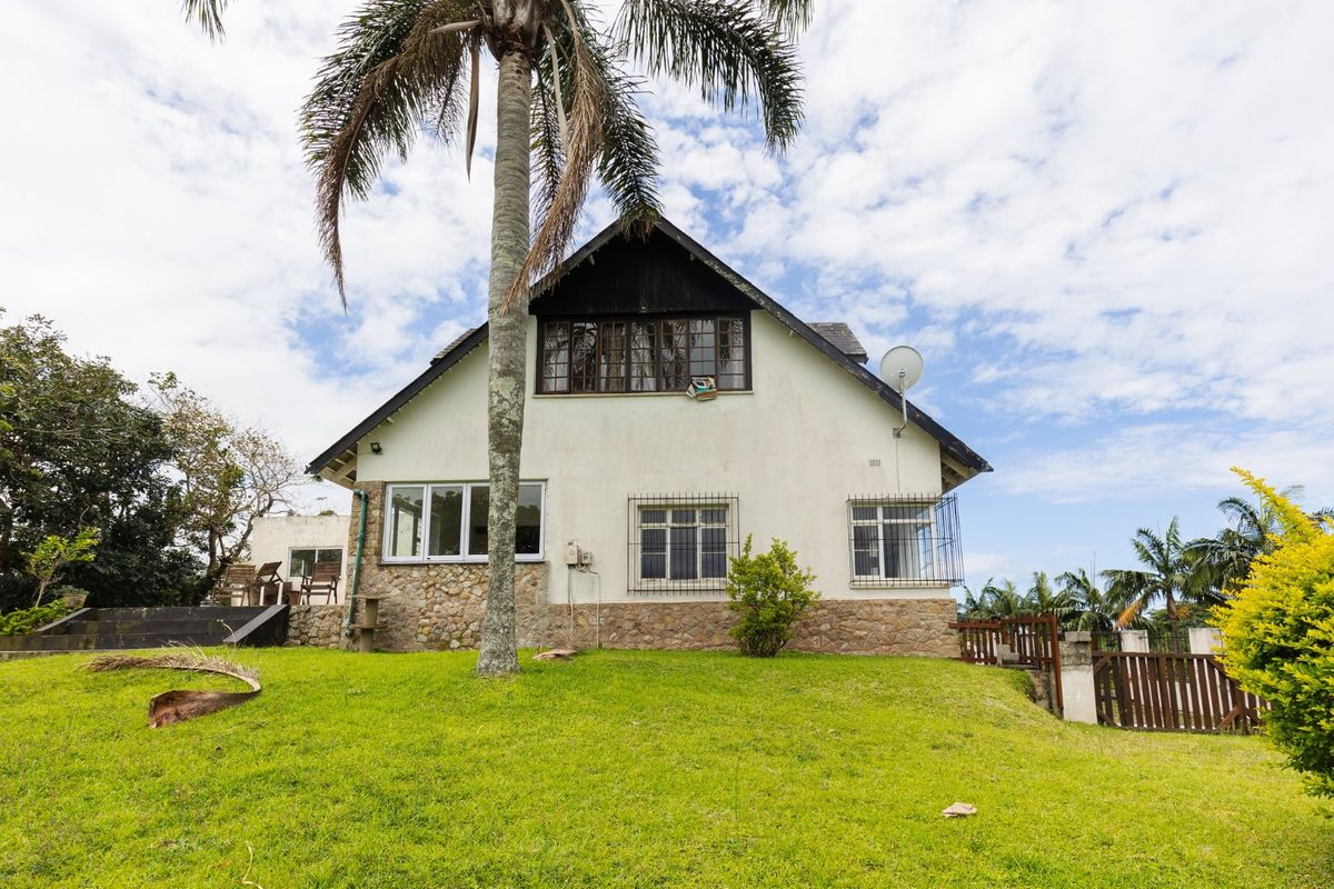 Unique And Distinctive Property - Photo 3