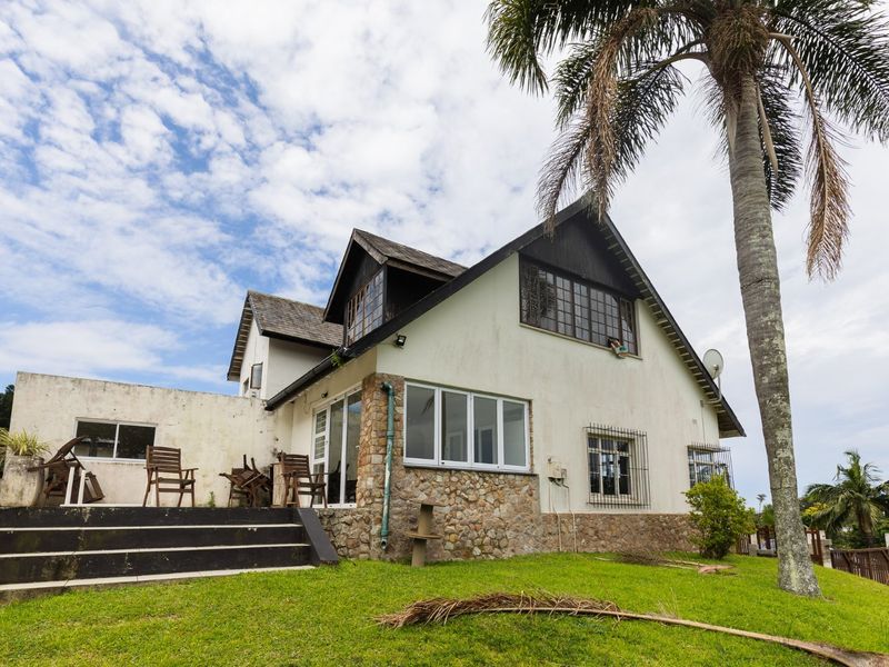 Unique And Distinctive Property - Photo 2