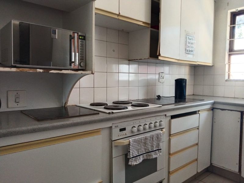LARGE FURNISHED \UNFURNISHED  OFFICE TO RENT  - Photo 8