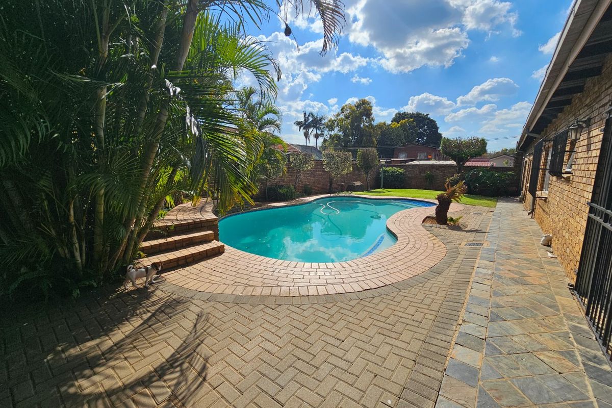 6 Bedrooms property for sale in Pretoria Gardens - Photo 3