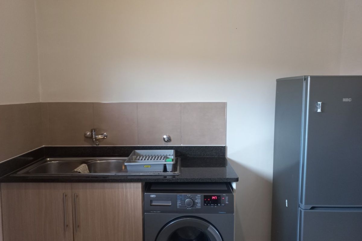 Modern 2-Bedroom Apartment for Sale in Mooikloof Ridge Estate – Pretoria East - Photo 2