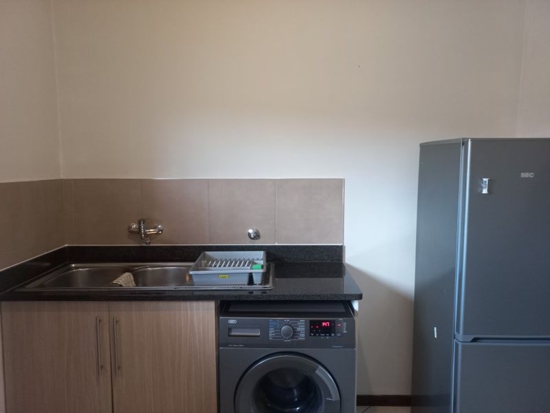 Modern 2-Bedroom Apartment for Sale in Mooikloof Ridge Estate – Pretoria East - Photo 2