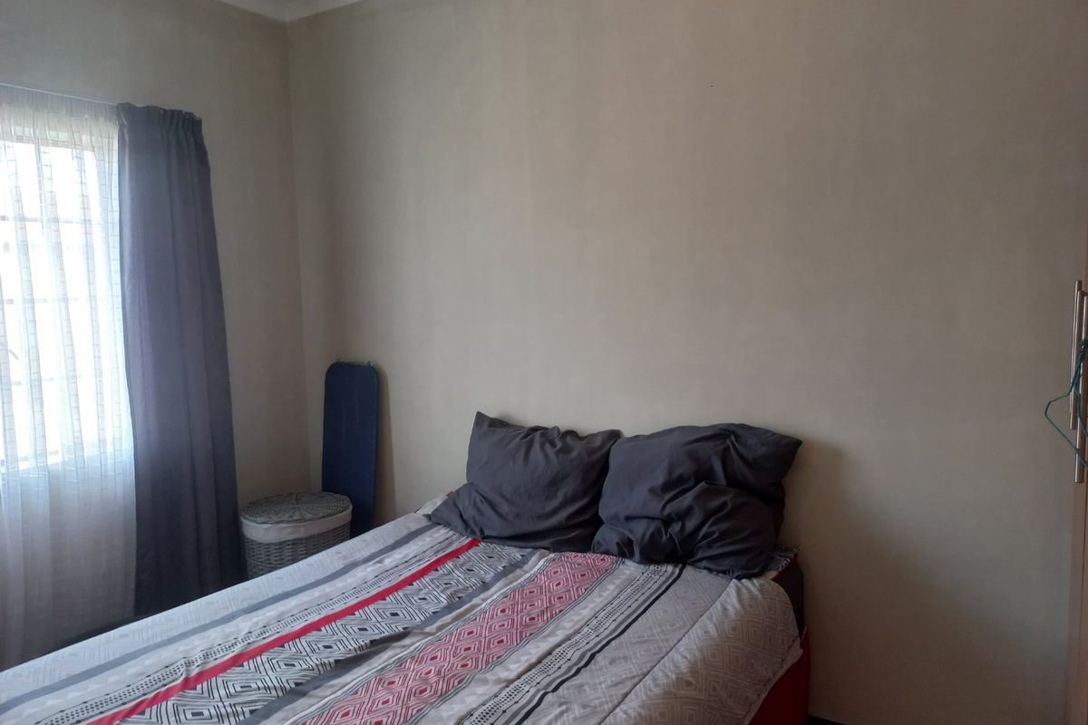 Modern 2-Bedroom Apartment for Sale in Mooikloof Ridge Estate – Pretoria East - Photo 5