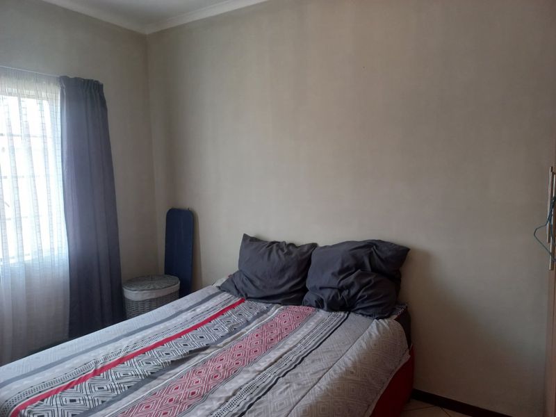 Modern 2-Bedroom Apartment for Sale in Mooikloof Ridge Estate – Pretoria East - Photo 5