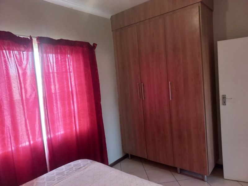 Modern 2-Bedroom Apartment for Sale in Mooikloof Ridge Estate – Pretoria East - Photo 7