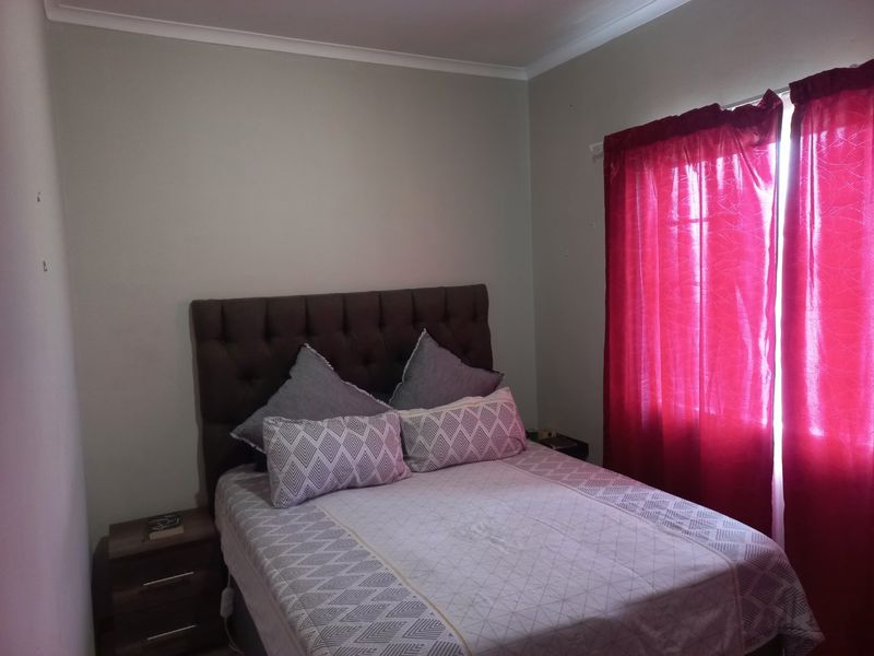 Modern 2-Bedroom Apartment for Sale in Mooikloof Ridge Estate – Pretoria East - Photo 4