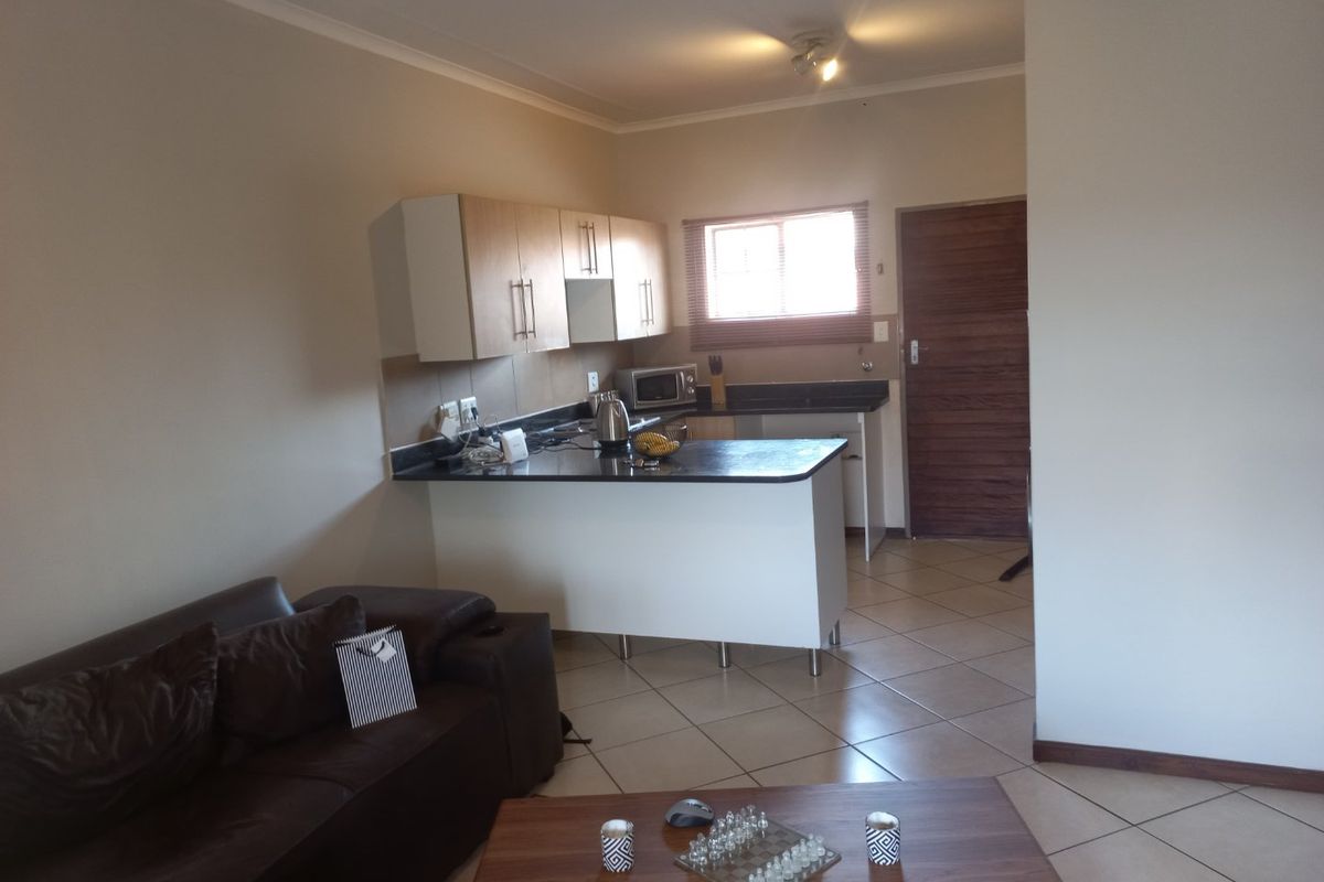 Modern 2-Bedroom Apartment for Sale in Mooikloof Ridge Estate – Pretoria East - Photo 3