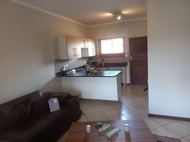 Modern 2-Bedroom Apartment for Sale in Mooikloof Ridge Estate – Pretoria East - Photo 3