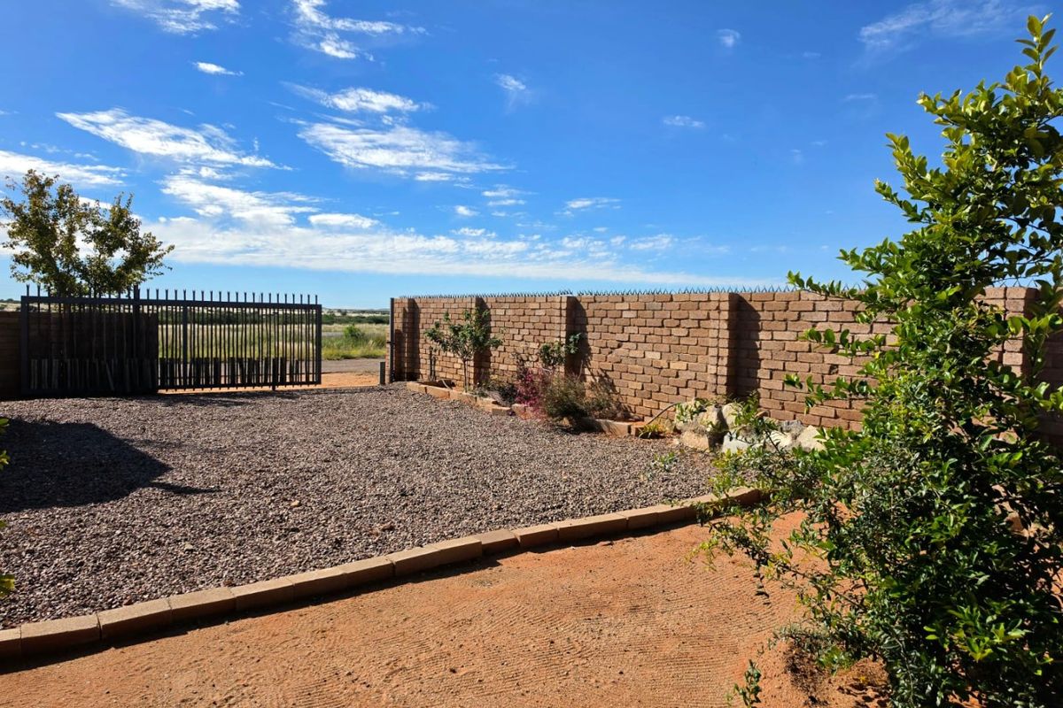 Family Living, Entertainment and Flatlet Potential - All in Popular Keidebees - Photo 5