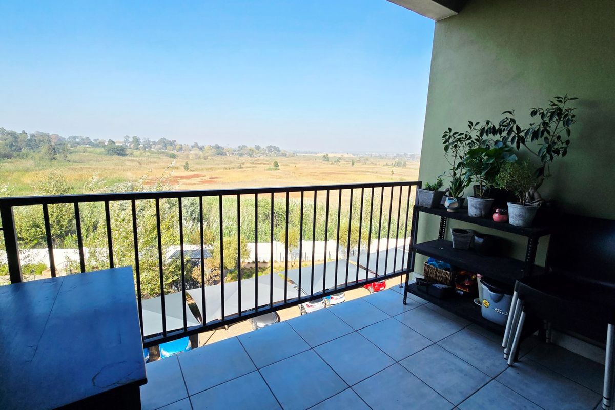 2 Bedroom 1 Bathroom Apartment For Rent in Green Park Lifestyle Estate - Photo 3