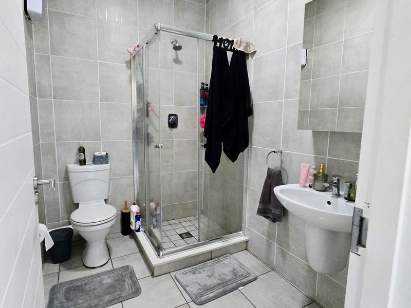 2 Bedroom 1 Bathroom Apartment For Rent in Green Park Lifestyle Estate - Photo 6