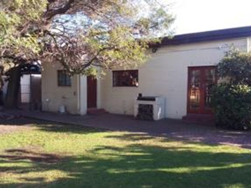 6 Bedroom House for Sale in  Cravenby, Parow R2,795,000 - Photo 3