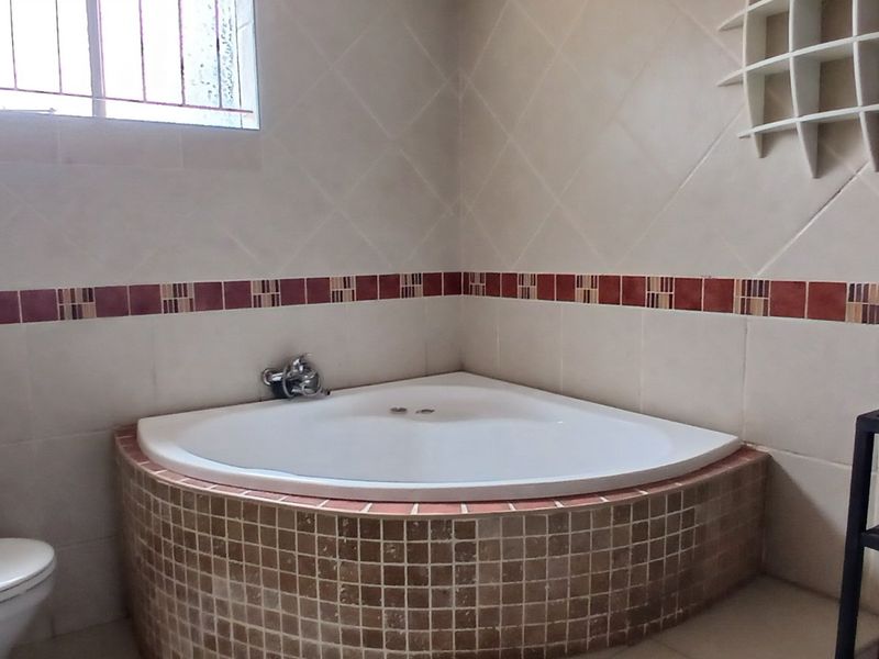 COZY 1 BEDROOM COTTAGE - Photo 9